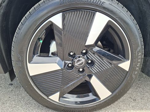Used 2025 Nissan Kicks SR FWD image 25
