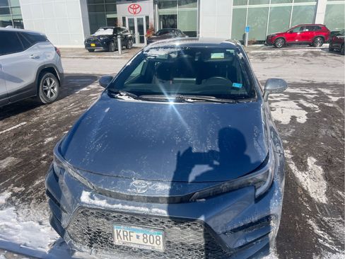 Used 2023 Toyota Corolla SE image 2