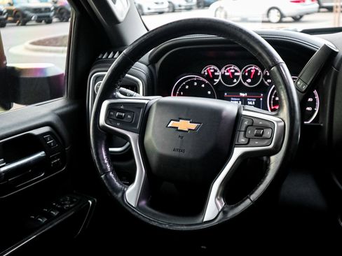 Used 2022 Chevrolet Silverado 2500 LTZ w/ LTZ Convenience Package image 18