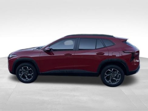 Used 2026 Chevrolet Trax LT FWD image 6