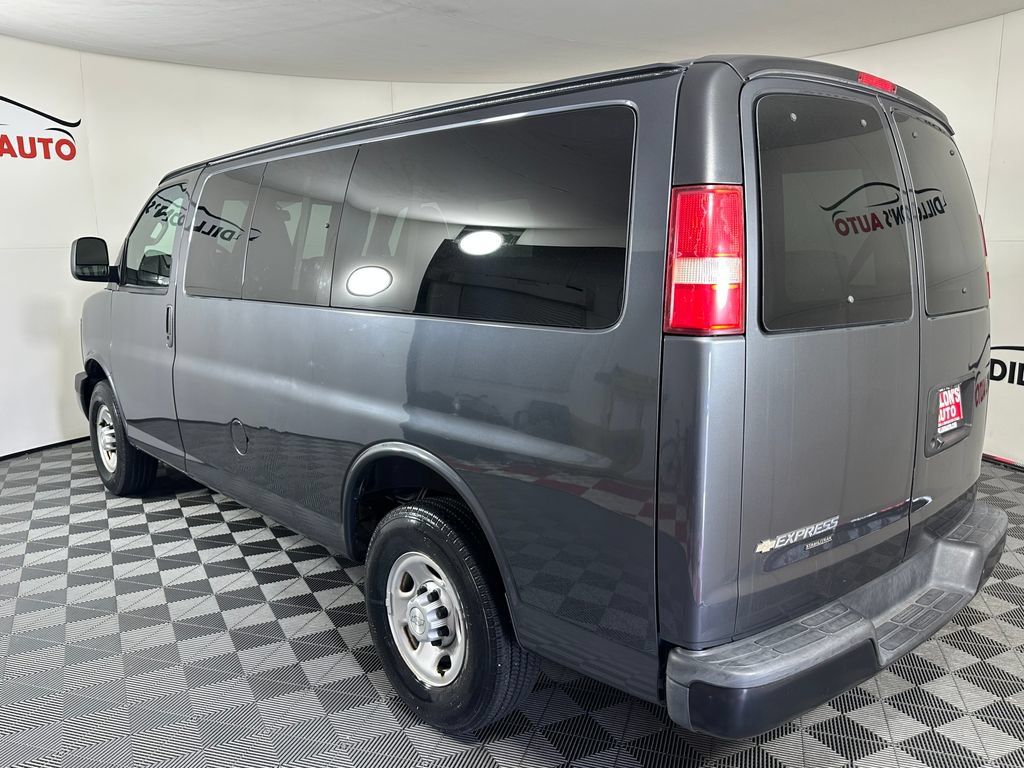 Used 2016 Chevrolet Express 2500 LS RWD image 4