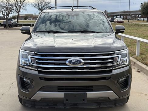 Used 2021 Ford Expedition XLT image 2