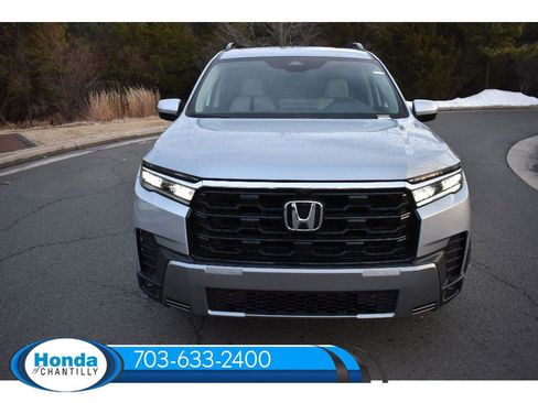 New 2026 Honda Pilot Touring image 2