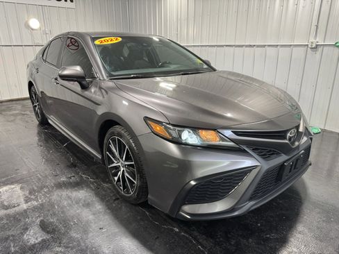 Used 2022 Toyota Camry SE image 5