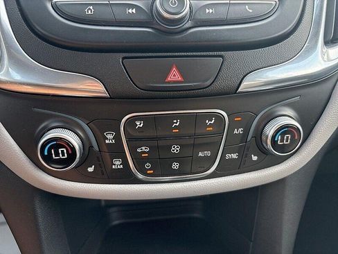 Used 2021 Chevrolet Equinox LT w/ Driver Convenience Package FWD image 31