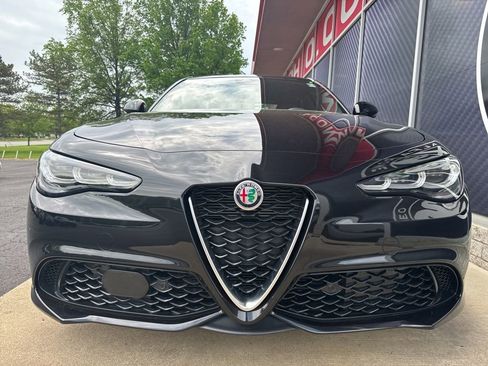 Used 2024 Alfa Romeo Giulia Ti w/ Performance Driving Package AWD/4WD image 8