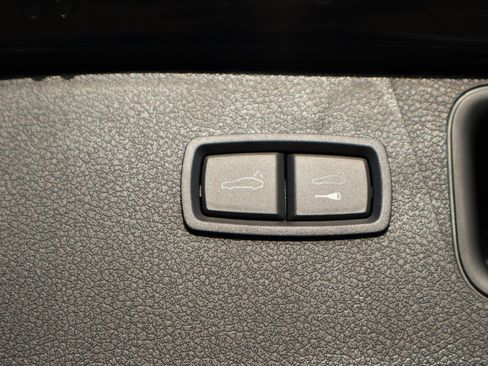 New 2026 Porsche Macan image 18