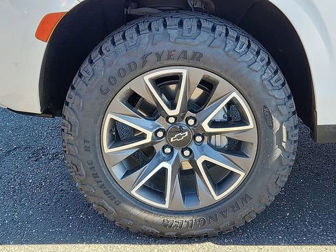 Used 2023 Chevrolet Tahoe Z71 w/ Z71 Off-Road Package image 7