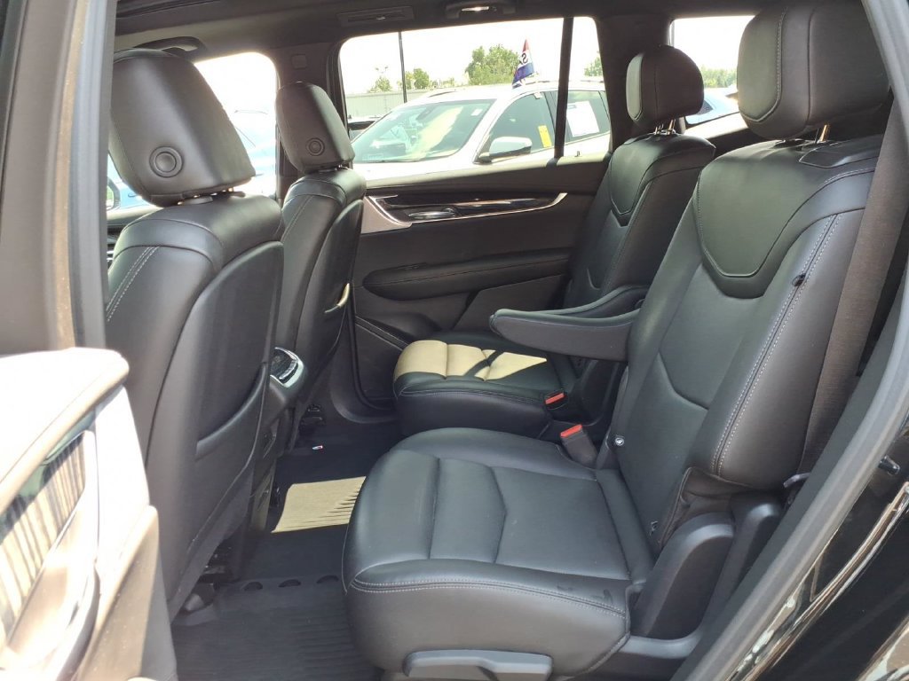 Used 2024 Cadillac XT6 Premium Luxury w/ LPO, Floor Liner Package AWD/4WD image 9