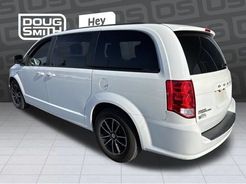 Used 2018 Dodge Grand Caravan GT FWD image 2