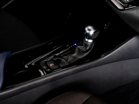 Used 2021 Toyota C-HR XLE FWD image 20
