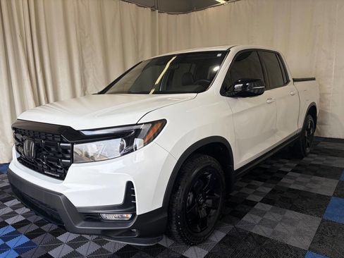 Used 2024 Honda Ridgeline Black Edition image 2
