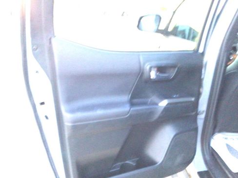 Used 2017 Toyota Tacoma TRD Pro image 13