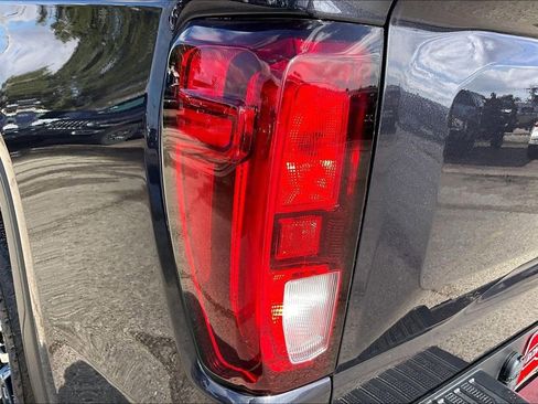 Used 2025 GMC Sierra 1500 Elevation image 20