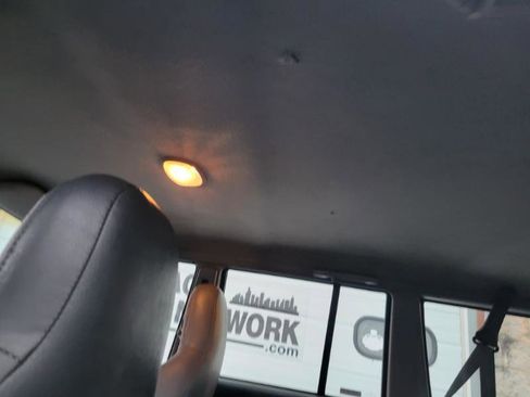 Used 1998 Jeep Cherokee SE image 39