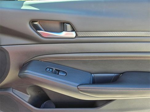 Used 2022 Nissan Altima 2.5 SR image 22