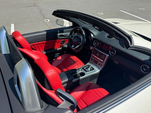 Used 2020 Mercedes-Benz SLC 300 image 23