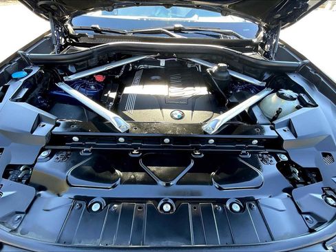 Used 2022 BMW X5 xDrive40i w/ M Sport Package image 13