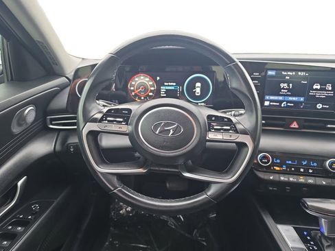 Used 2021 Hyundai Elantra SEL w/ Convenience Package FWD image 12