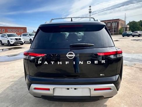Certified 2022 Nissan Pathfinder SL w/ SL Premium Package FWD image 8