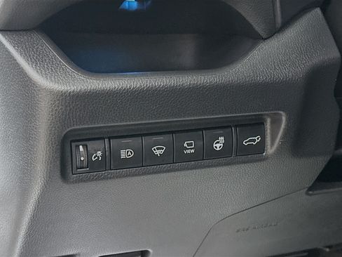 Used 2022 Toyota RAV4 XSE AWD/4WD image 10