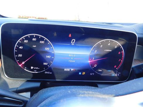 Used 2023 Mercedes-Benz GLC 300 4MATIC image 12