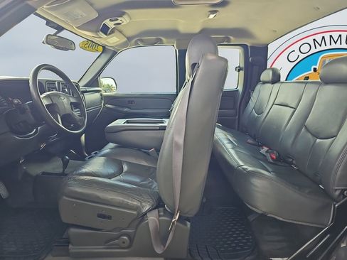 Used 2005 Chevrolet Silverado 1500 LS image 9