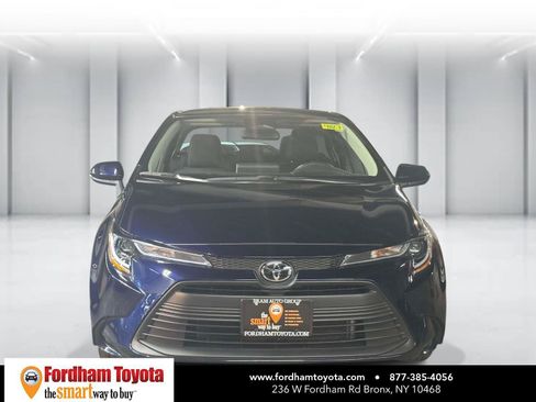 Used 2025 Toyota Corolla LE FWD image 2