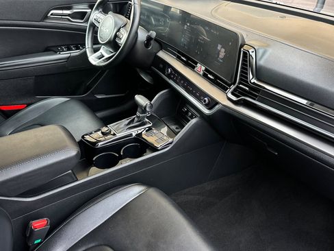 Used 2024 Kia Sportage EX image 15