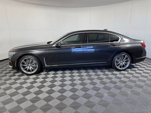 Used 2022 BMW 750i xDrive w/ Executive Package image 10