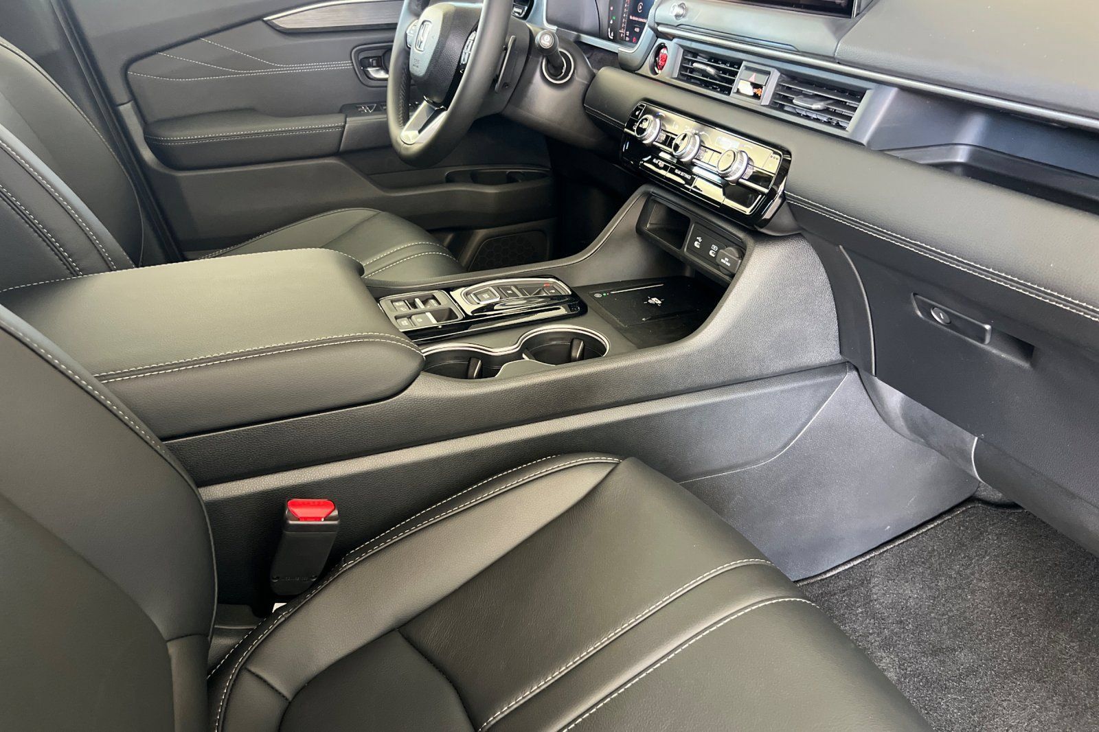 New 2026 Honda Pilot Touring image 15