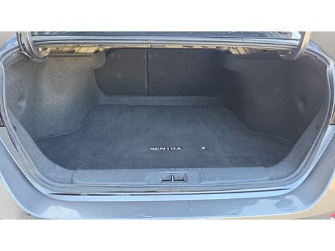 Used 2025 Nissan Sentra SR FWD image 15