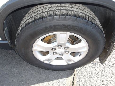Used 2011 GMC Acadia SLE AWD/4WD image 26