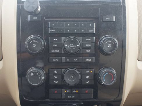 Used 2011 Ford Escape Limited FWD image 7