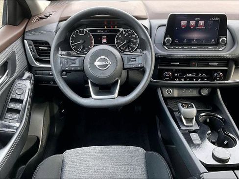 Certified 2023 Nissan Rogue SV image 17