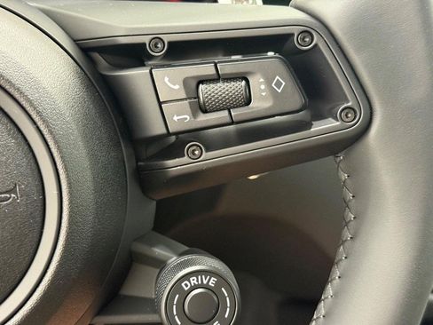 New 2025 Porsche Macan image 20