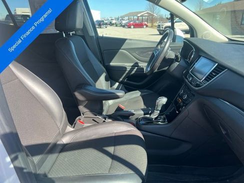 Used 2021 Buick Encore Preferred image 19