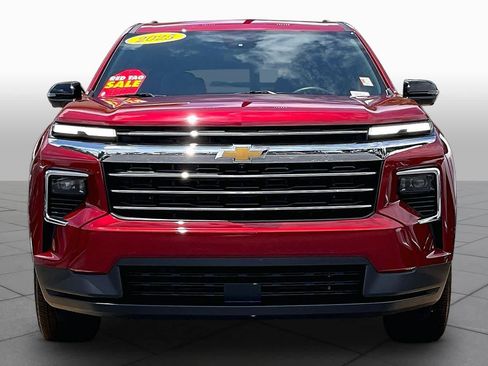 Used 2025 Chevrolet Traverse LT w/ Driver Confidence Package FWD image 4