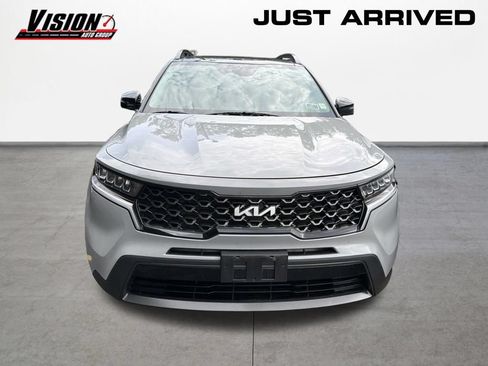 Used 2022 Kia Sorento S w/ Panoramic Sunroof Package AWD/4WD image 2