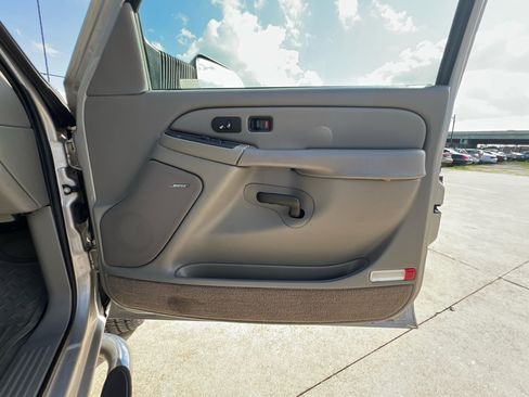 Used 2004 GMC Sierra 2500 SLT w/ Skid Plate Package image 65