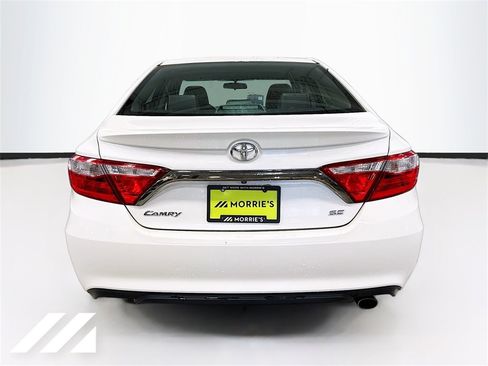 Used 2015 Toyota Camry SE image 6