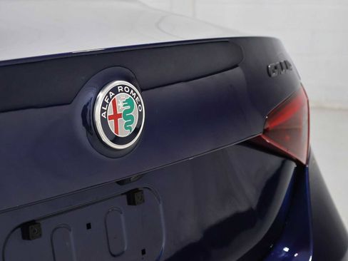 Used 2020 Alfa Romeo Giulia Ti Sport w/ Quick Order Package 22U Sport RWD image 8