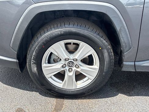 Used 2019 Toyota RAV4 XLE FWD image 25