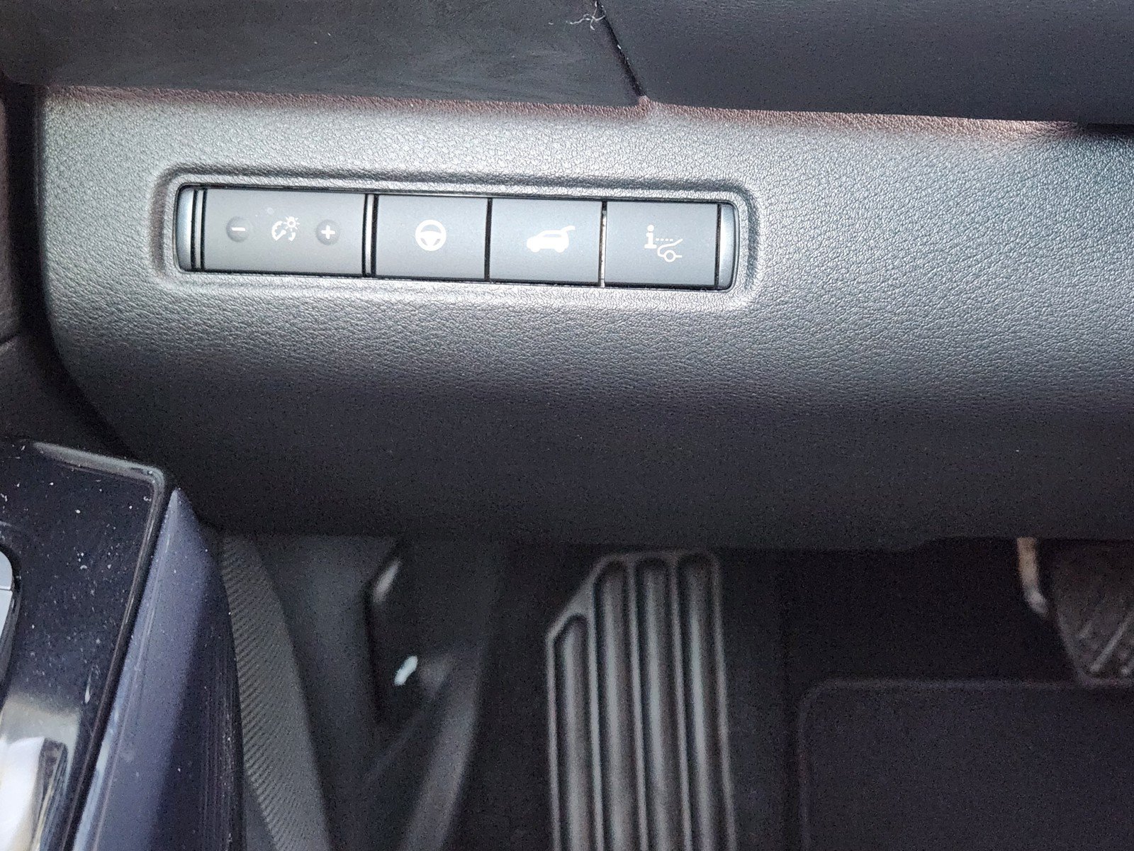 Used 2026 Nissan Pathfinder Platinum FWD image 19