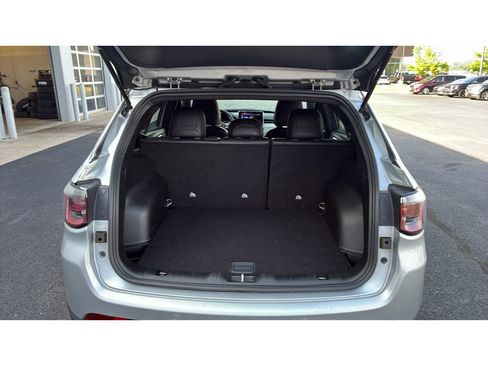 Used 2025 Jeep Compass Limited AWD/4WD image 9