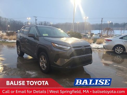 Used 2022 Toyota RAV4 XLE image 1