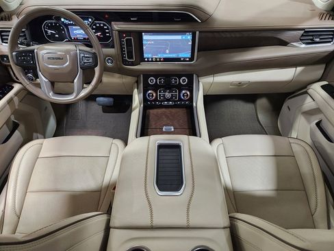Used 2021 GMC Yukon Denali w/ Denali Premium Package AWD/4WD image 47