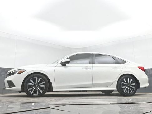 Used 2024 Honda Civic EX image 32