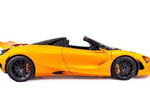Used 2026 McLaren 750S Spider RWD image 8