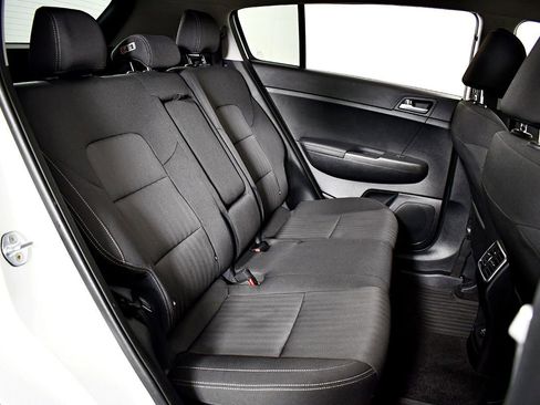 Used 2019 Kia Sportage LX image 32